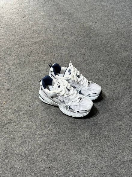 Nike Beyaz Yürüyüş Ayakkabısı