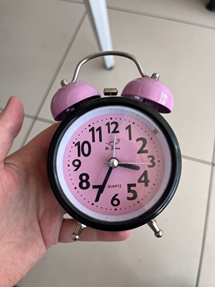 Pembe Çalar Saat