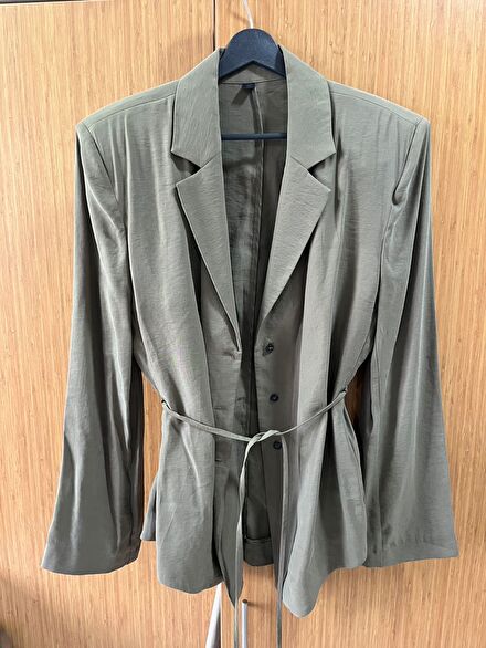 Zara Beli Baglamalı Vatkalı Blazer