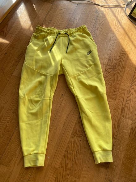 Nike Sarı Tech Fleece