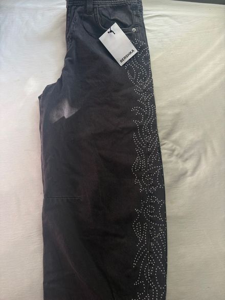 Bershka Taşlı Alev Desenli Füme Jean