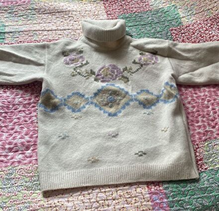 Krem Desenli Vintage Kazak