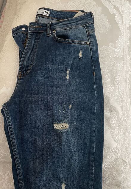 Yırtık Detaylı Jean Pantolon