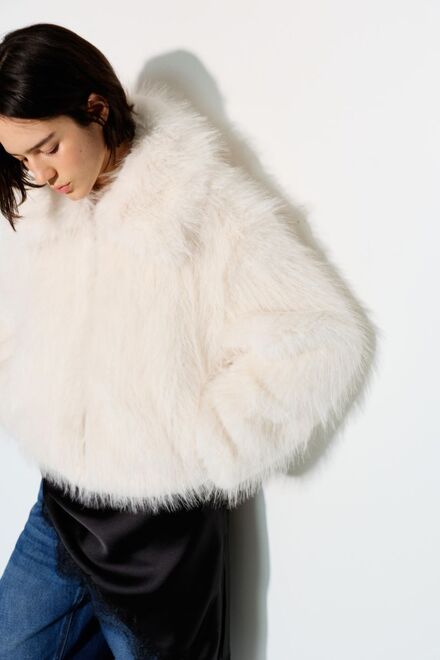 Pull Bear Krem Peluş Mont
