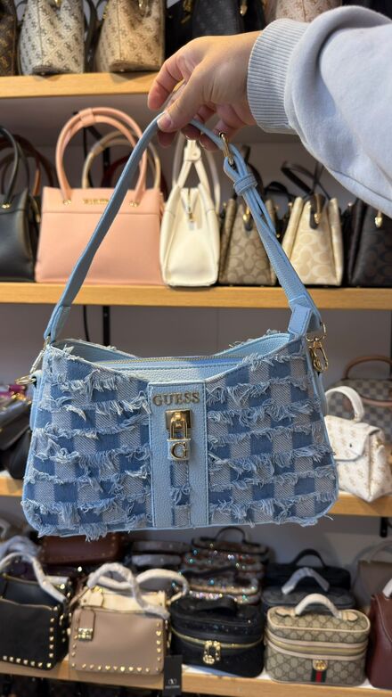 Guess Askılı Çanta