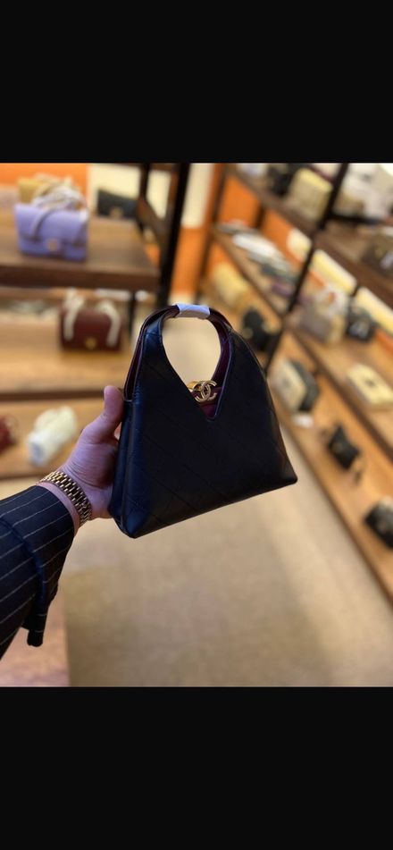 Siyah Chanel El Çantası