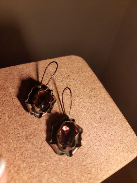 Taşlı Bronze Küpe