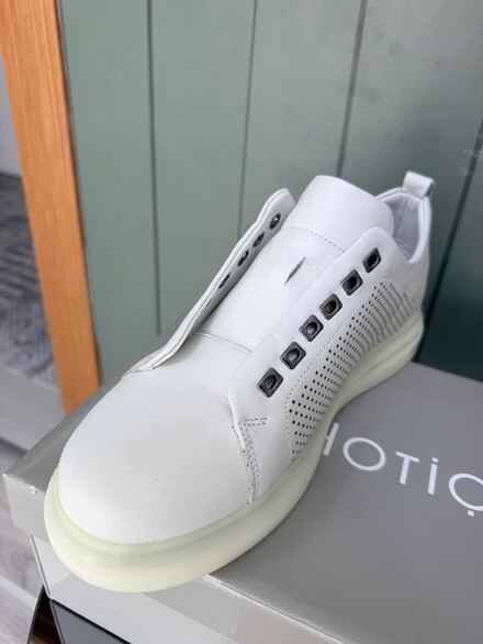 Beyaz Deri Sneaker