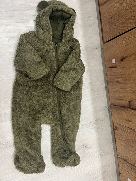 Peluş kapüşonlu bebek tulumu
