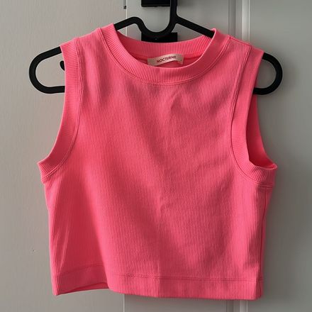 Nocturne Pembe Atlet