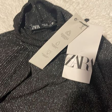 Zara Siyah Metalik Detaylı Bluz