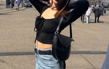 Siyah Crop Bluz