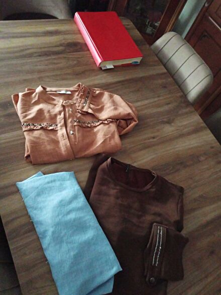 Büzgülü Detaylı Bluz ve Pantolon Seti