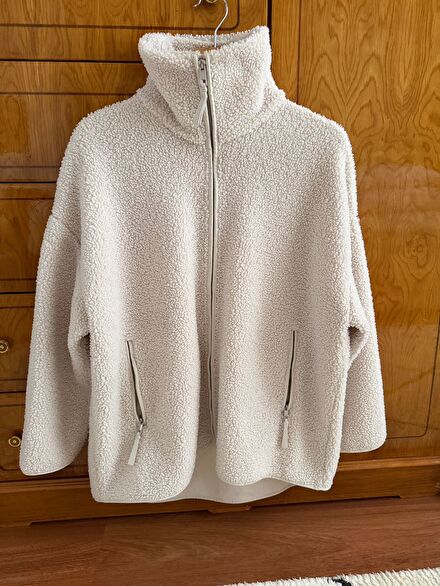 OYSHO Krem Polar Sweatshirt