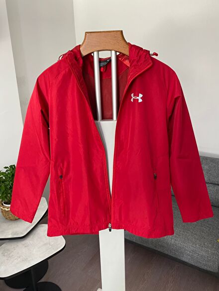 Under Armour Fileli Rüzgarlık Yağmurluk