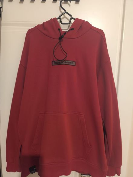 Kırmızı Kapüşonlu Sweatshirt