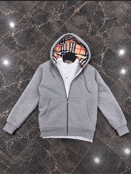 Burberry Gri Sweatshirt (İLAN AÇTIRINIZ)