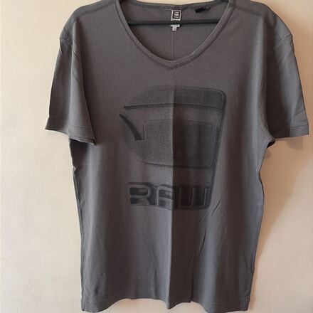 V yaka pamuklu tshirt
