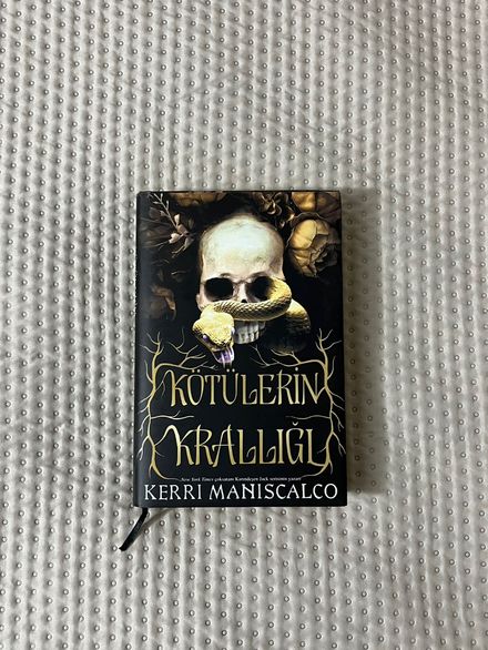 Kötülerin Krallığı Kitap