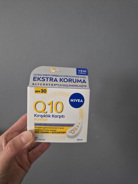Nivea Q10 yüz kremi