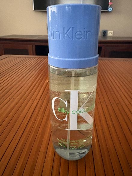 Yeni Calvin Klein Saç Vücut Kokusu