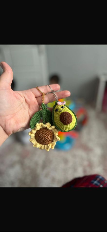 Avokado ve Ayçiçeği Anahtarlık El Örgüsü