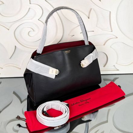 Salvatore Ferragamo Siyah Çanta