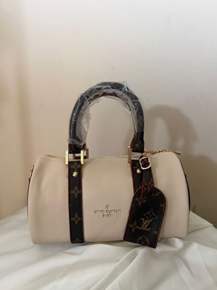 Louis Vuitton Krem Çanta premium