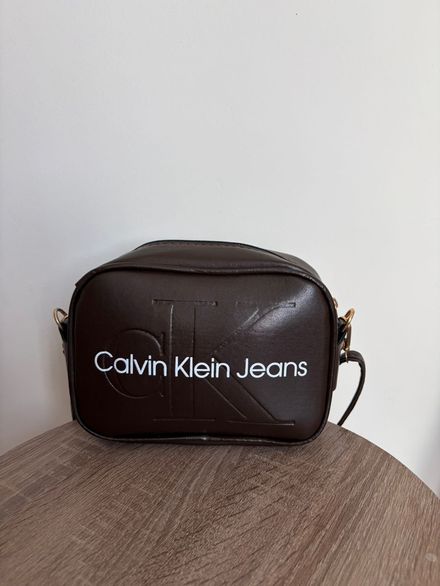Calvin Klein Kahverengi Omuz Çantası