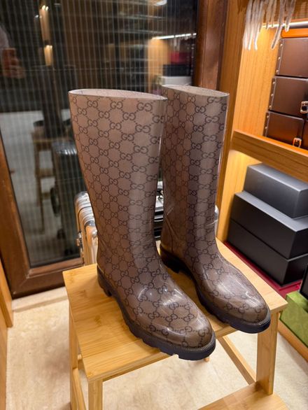 Gucci yağmurluk çizmesi