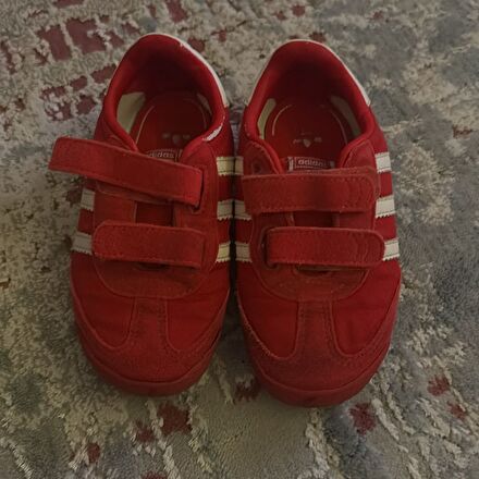 Kırmızı Adidas Spor Ayakkabı