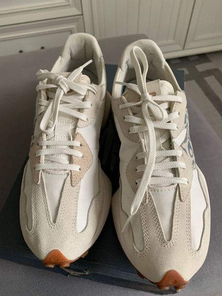 New Balance 327