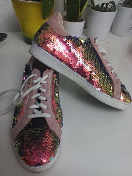 Pullu Sneaker