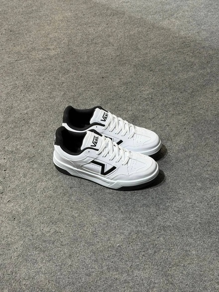 Vans Upland Beyaz Siyah Erkek Sneaker