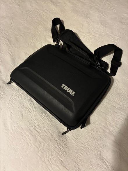 Thule Siyah çanta