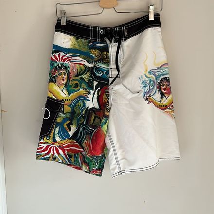 Quiksilver sörf şortu