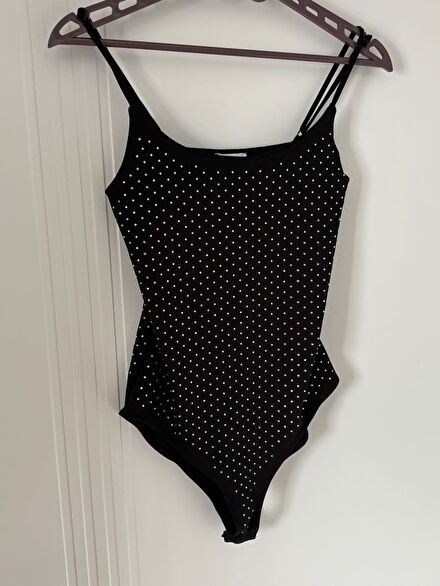 Siyah taşlı body üst