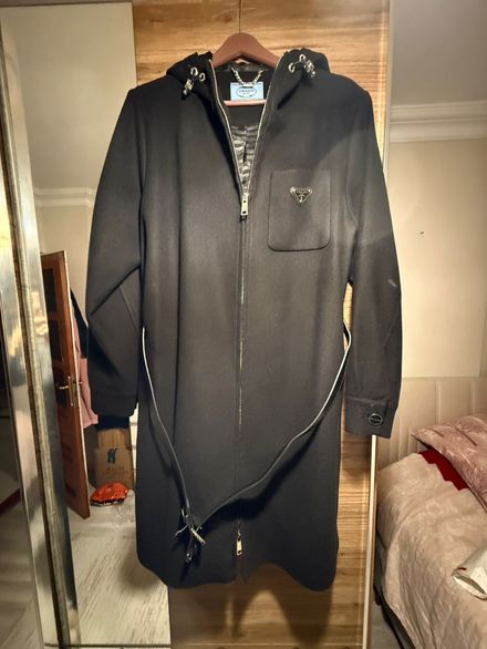 Prada Siyah Fermuarlı Mont
