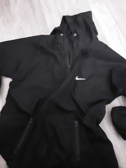 Nike Siyah Spor Mont
