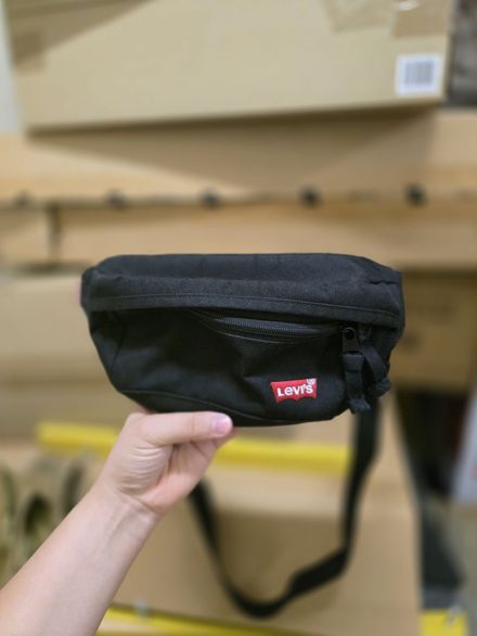 Levi's Siyah Bel Çantası