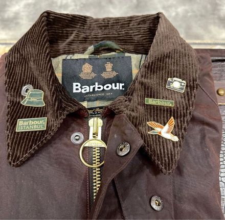 Barbour broşlar