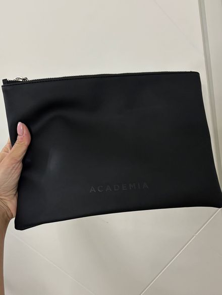 Academia Çanta