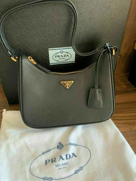 Prada Siyah Omuz Çantası