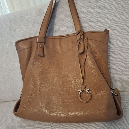 Salvatore Ferragamo Deri Omuz Çantası