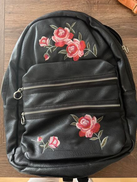 Stradivarius Çiçek Desenli Sırt Çantası