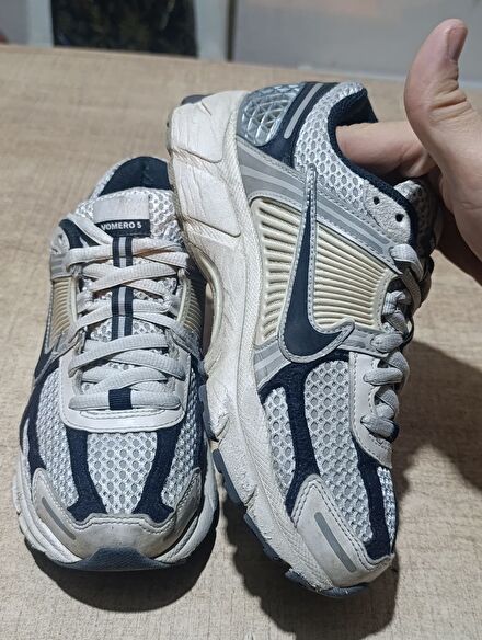 Nike Vomero 5 Koşu Ayakkabısı