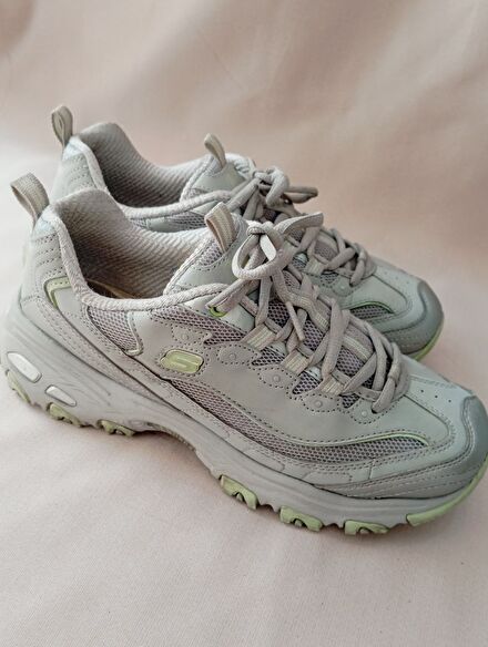 @skechers d'lites