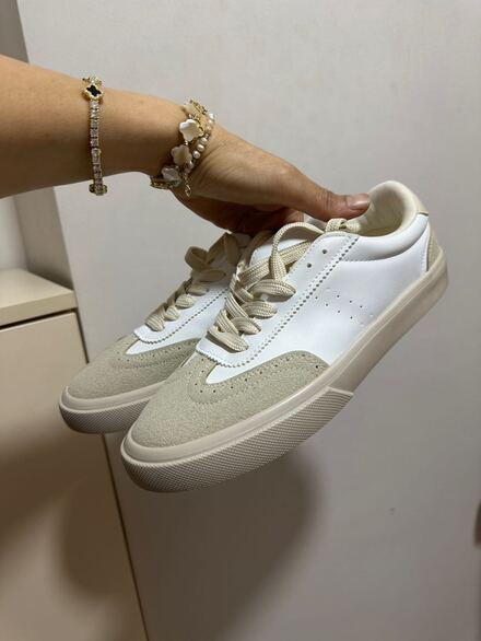 Beyaz Süet Detaylı Sneaker