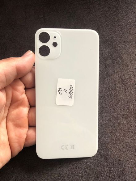 iPhone 11 arka kapak Beyaz