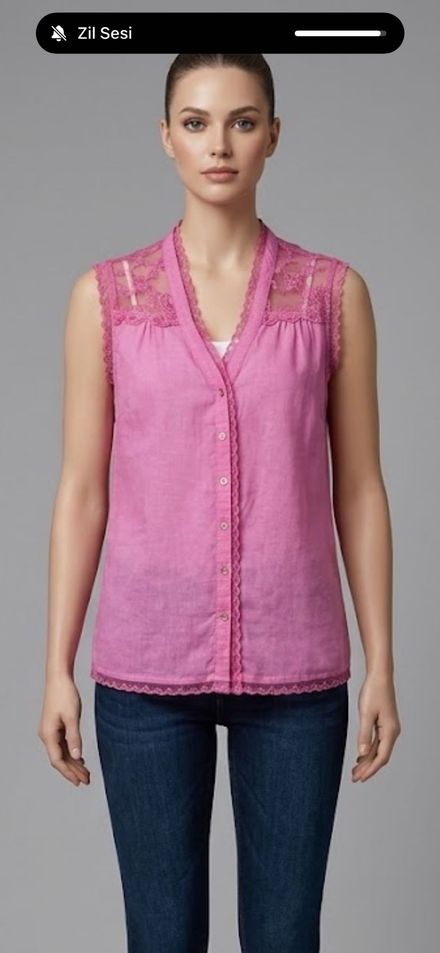 Pembe Dantel Detaylı Bluz